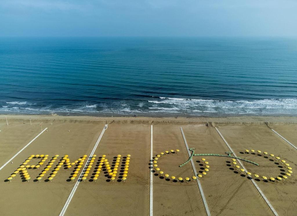 Good House- Ampio Appartamento Vicino Al Mare Rimini Buitenkant foto