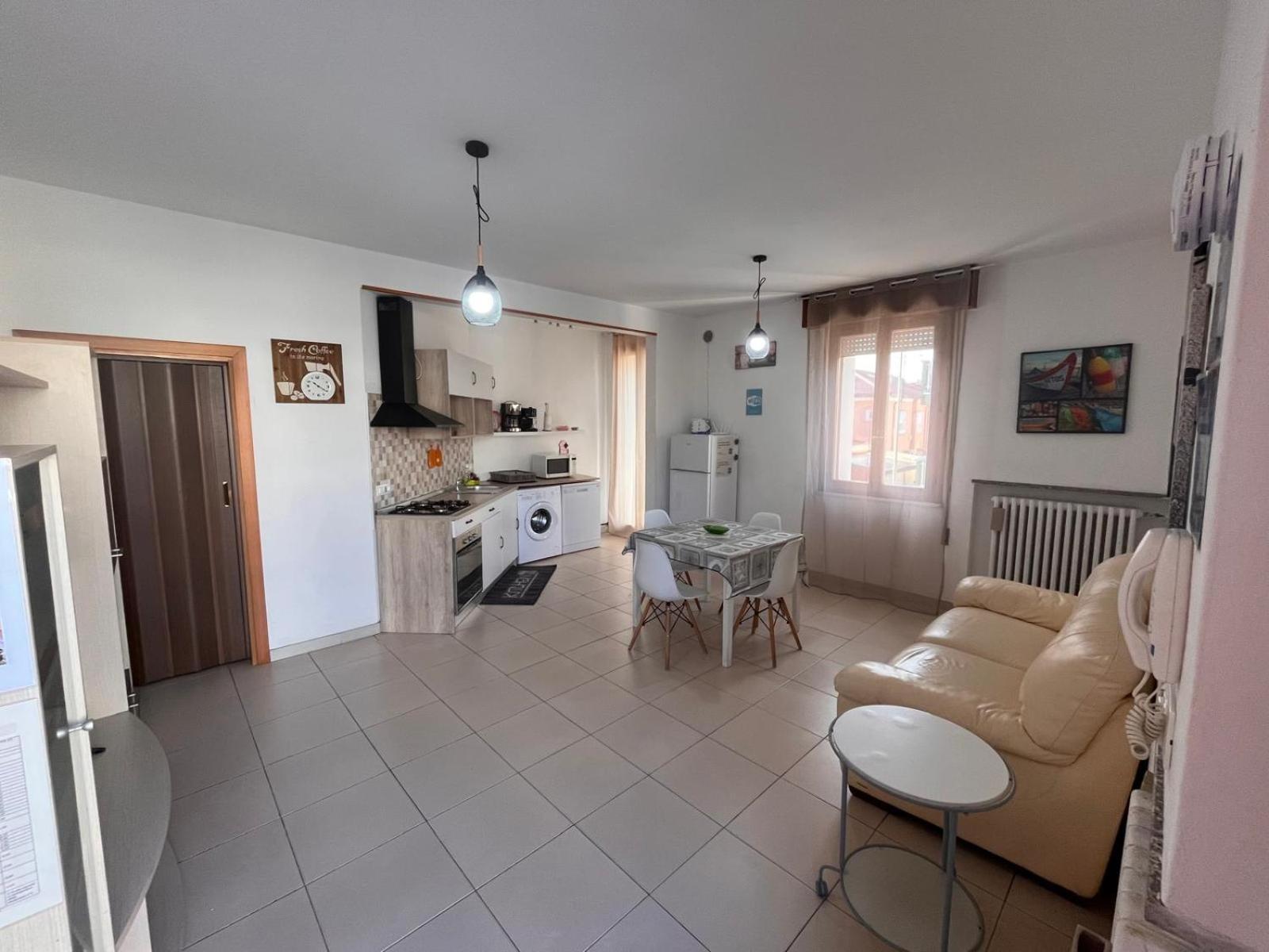 Good House- Ampio Appartamento Vicino Al Mare Rimini Buitenkant foto